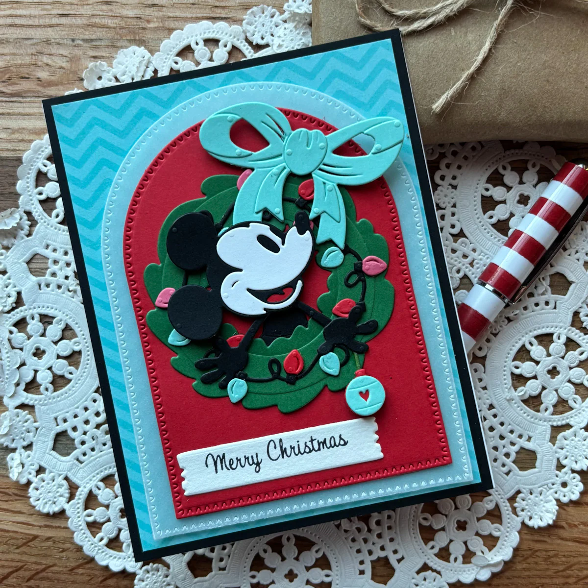 Classic Mouse Holiday Wreath Etched Dies - Image 3
